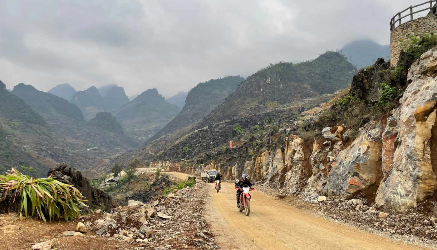 9-day historical riding route from Hanoi to Hoi An on the Ho Chi Minh Trail Motorbike Tours